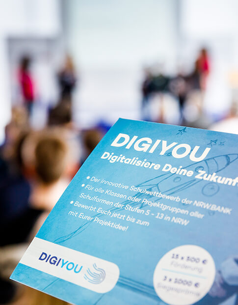 DIGiYOU-Postkarte mit den wichtigsten Infos bei der DIGIYOU-Preisverleihung