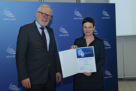 Julia von Mende erhält den Sonderpreis beim NRW.BANK.Studienpreis