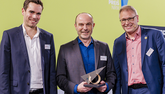 Der dritte Platz beim Umweltwirtschaftspreis.NRW 2022 geht an Cornelsen
