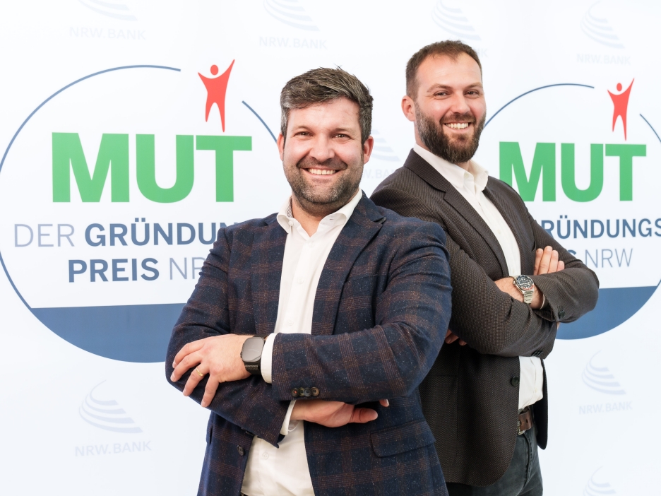 Florian Chlupka und Robert Gojani sind mit ihrem NanoCoat für MUT – DER GRÜNDUNGSPREIS NRW 2025 nominiert