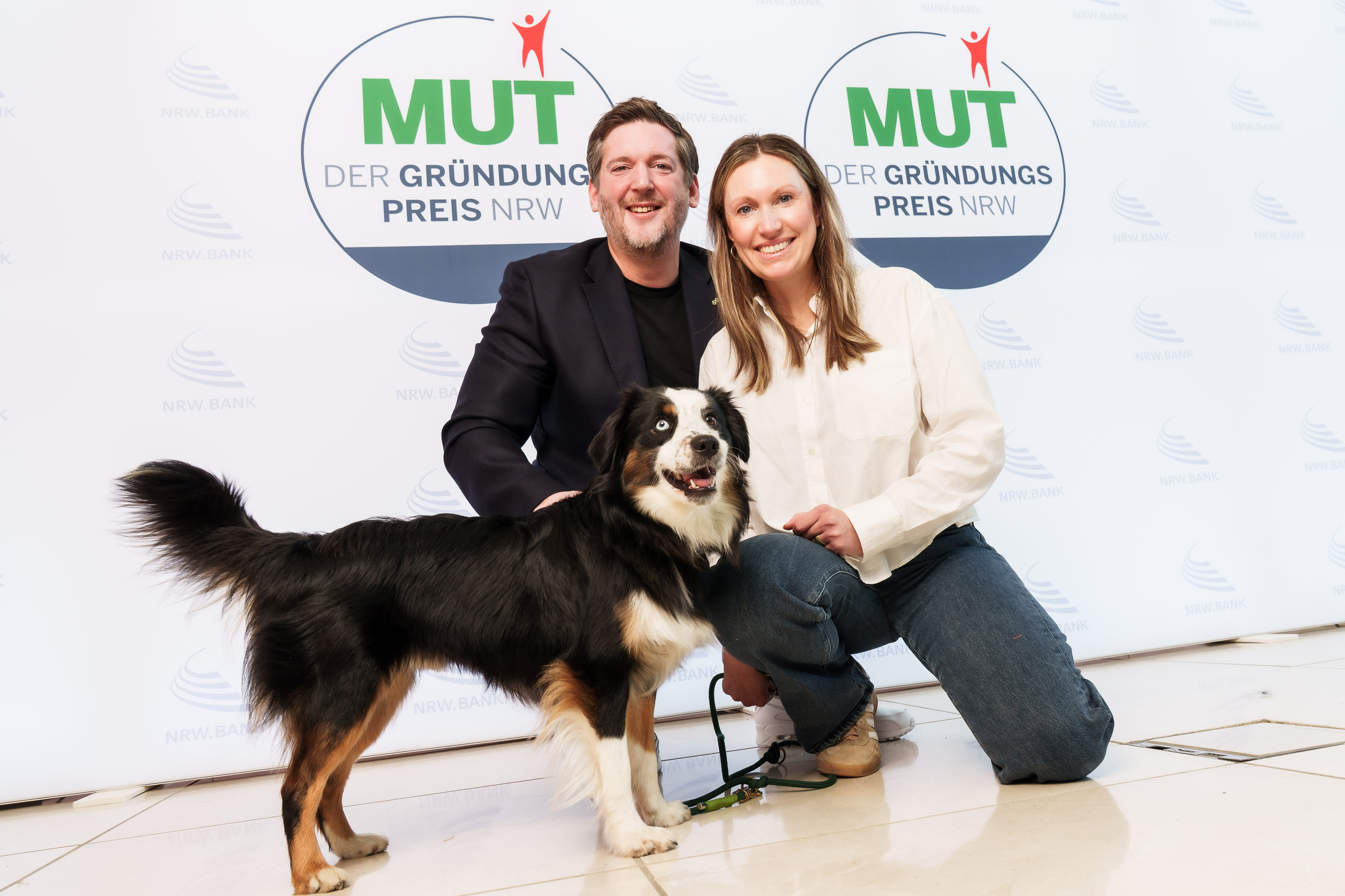 Marc Löhr und Dr. Bea Alice Löhr sind mit ihrem Revierpfotenteam für MUT – DER GRÜNDUNGSPREIS NRW 2025 nominiert.
