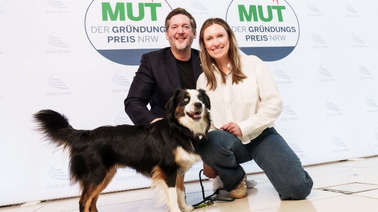 Marc Löhr und Dr. Bea Alice Löhr sind mit ihrem Revierpfotenteam für MUT – DER GRÜNDUNGSPREIS NRW 2025 nominiert.