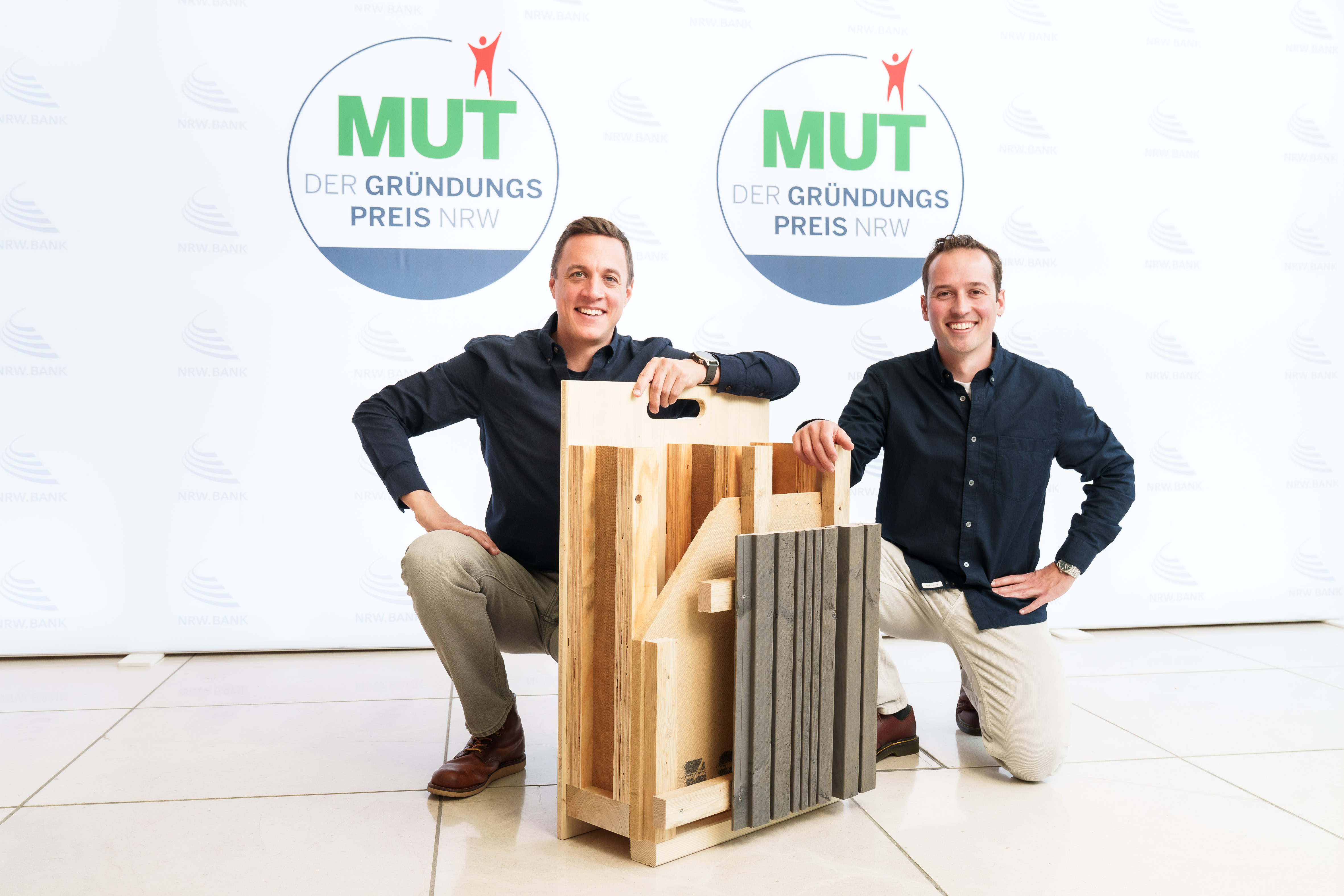 Felix Pössel und Georg Willig sind mit ihrem Unternehmen Schreinerwehr für MUT – DER GRÜNDUNGSPREIS NRW 2025 nominiert