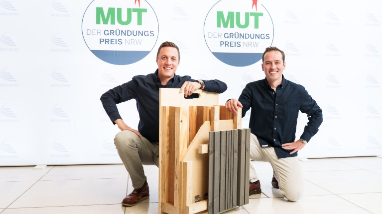 Felix Pössel und Georg Willig sind mit ihrem Unternehmen Schreinerwehr für MUT – DER GRÜNDUNGSPREIS NRW 2025 nominiert