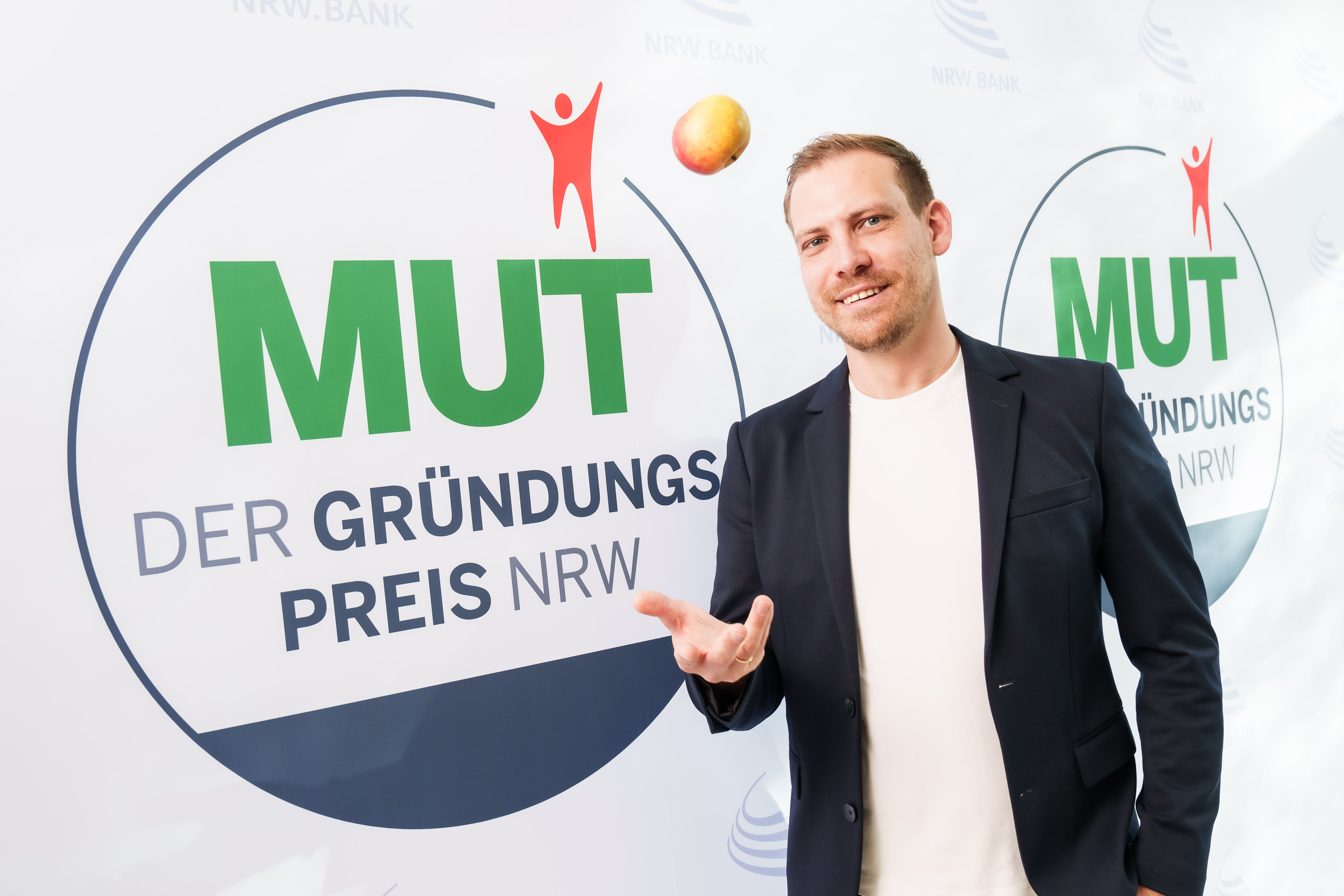 Kevin Tödtmann ist mit seinem Unternehmen Solipac für MUT – DER GRÜNDUNGSPREIS NRW 2025 nominiert.