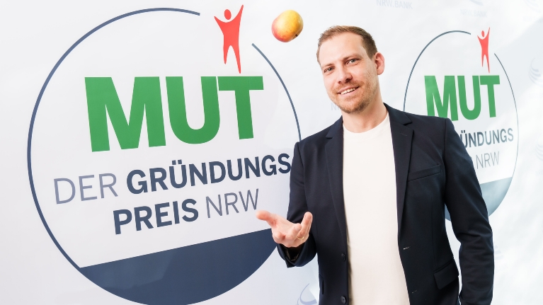 Kevin Tödtmann ist mit seinem Unternehmen Solipac für MUT – DER GRÜNDUNGSPREIS NRW 2025 nominiert.