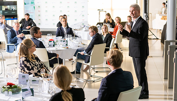 Wirtschaftsminister Pinkwart begrüßt die Gäste beim MEDIENPREIS WIRTSCHAFT 2021
