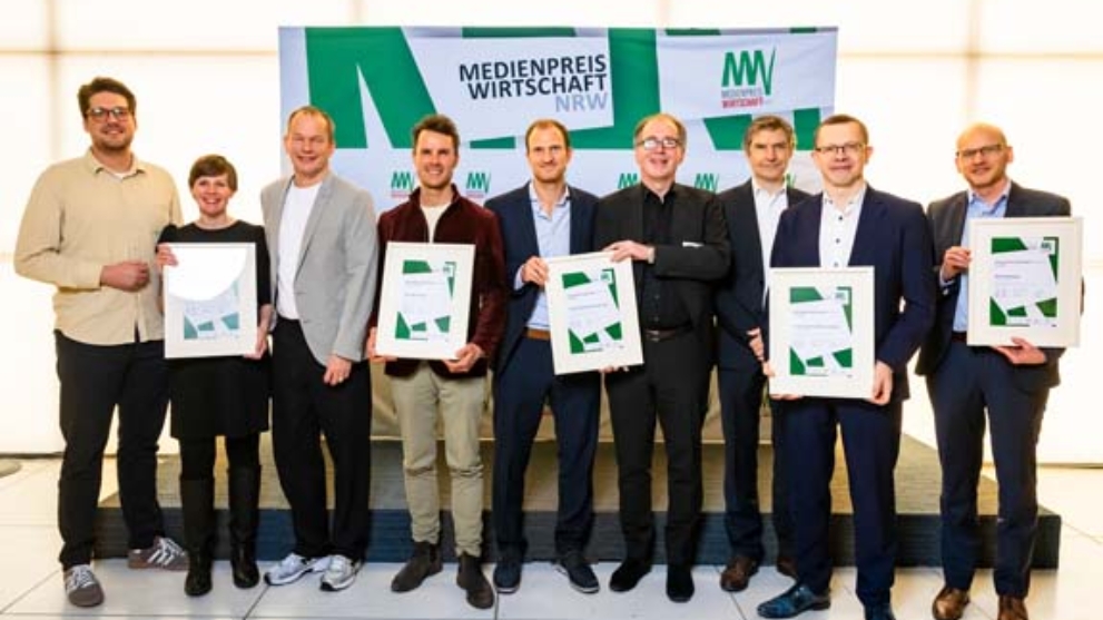 Alle Preisträgerinnen und Preisträger des MEDIENPREIS WIRTSCHAFT NRW 2025 (Bild: NRW.BANK / Oliver Wachenfeld)