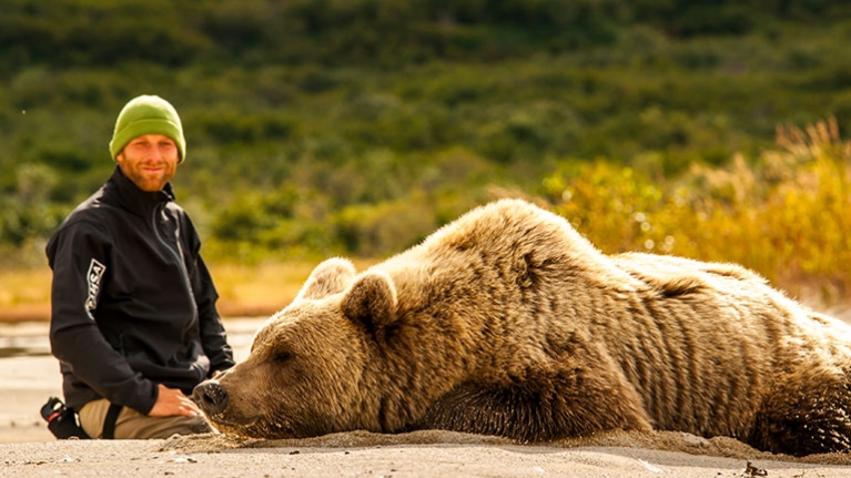 Porträt David Bittner mit Bär