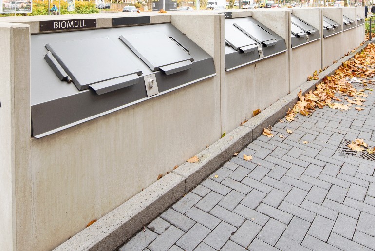 Die Mülltonnen im Quartier Glockenspitz sind von einem Rollstuhl aus erreichbar.