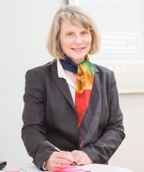 MUT - DER GRÜNDUNGSPREIS NRW - Porträt Jurymitglied Prof. Christine K. Volkmann