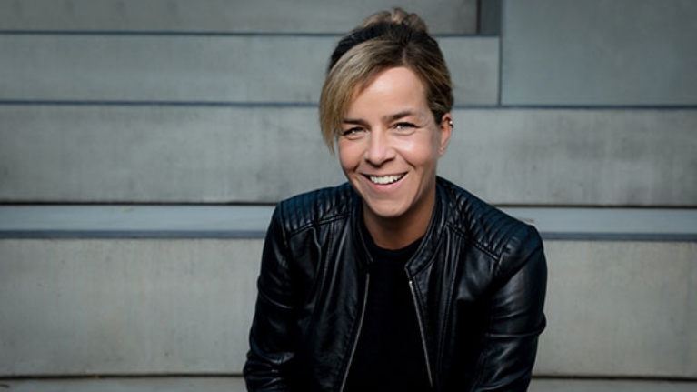 Porträt Ministerin Mona Neubaur