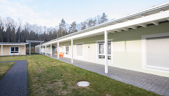 Das Bild zeigt ein Gebäude des Seniorenzentrum Süssendell in Stolberg. Die NRW.BANK unterstützte die Verbesserung der Infrastruktur mit Förderprogrammen