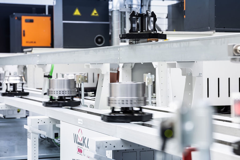 Maschinen in einer Werkshalle