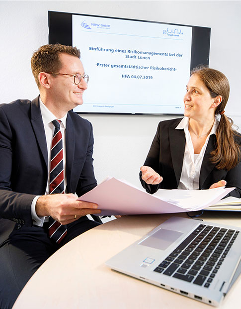 Peter Skrinjar von der Stadt Lünen und Miriam Bieganski von der NRW.BANK