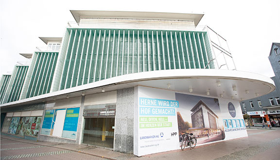 Das Wohn- und Geschäftshaus Neue Höfe Herne in der Herner Innenstadt in der Außenansicht.