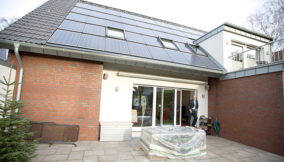 Zukunftshaus in der Modellstadt Bottrop mit Solaranlage auf dem Dach