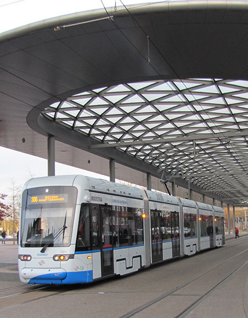 Variobahn der BOGESTRA (Bochum-Gelsenkirchener Straßenbahnen AG) vor der Haltestelle Am Buschmannshof in Herne