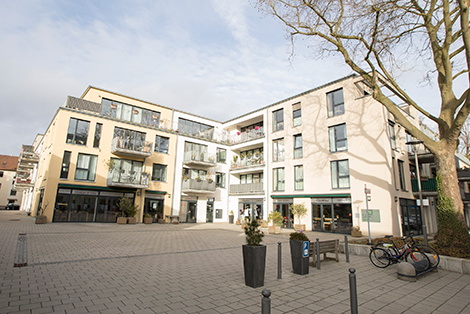 Innenhof und Fassade des Wohnquartiers Claudiushöfe in Bochum