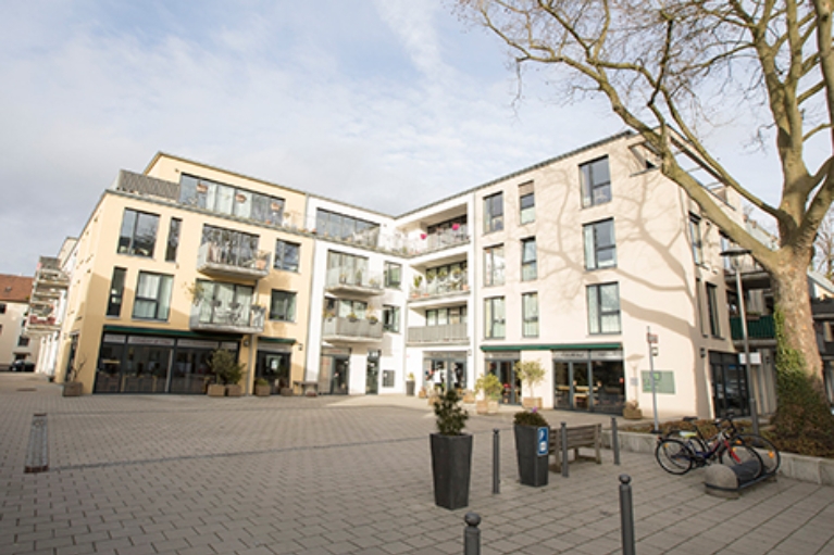 Innenhof und Fassade des Wohnquartiers Claudiushöfe in Bochum