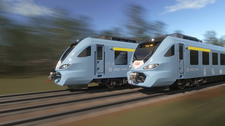 Designentwurf von zwei hellblauen Zügen in einer bewaldeten Landschaft