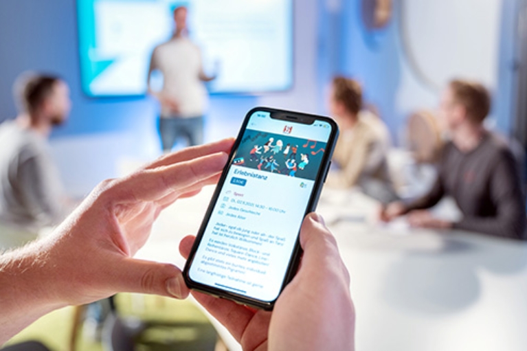 Zu sehen ist eine beispielhafte Oberfläche der App Tremaze auf dem Smartphone.